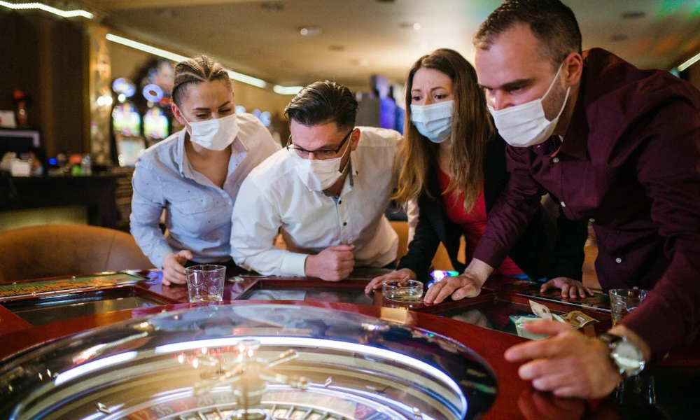 How do online casino operators manage responsible gaming frameworks?